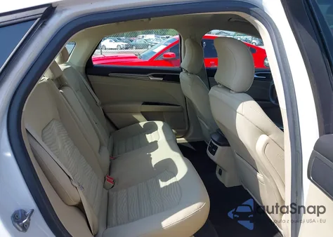 2016 Ford Fusion Se z USA, uszkodzony, nr VIN 3FA6P0HD0GR121995